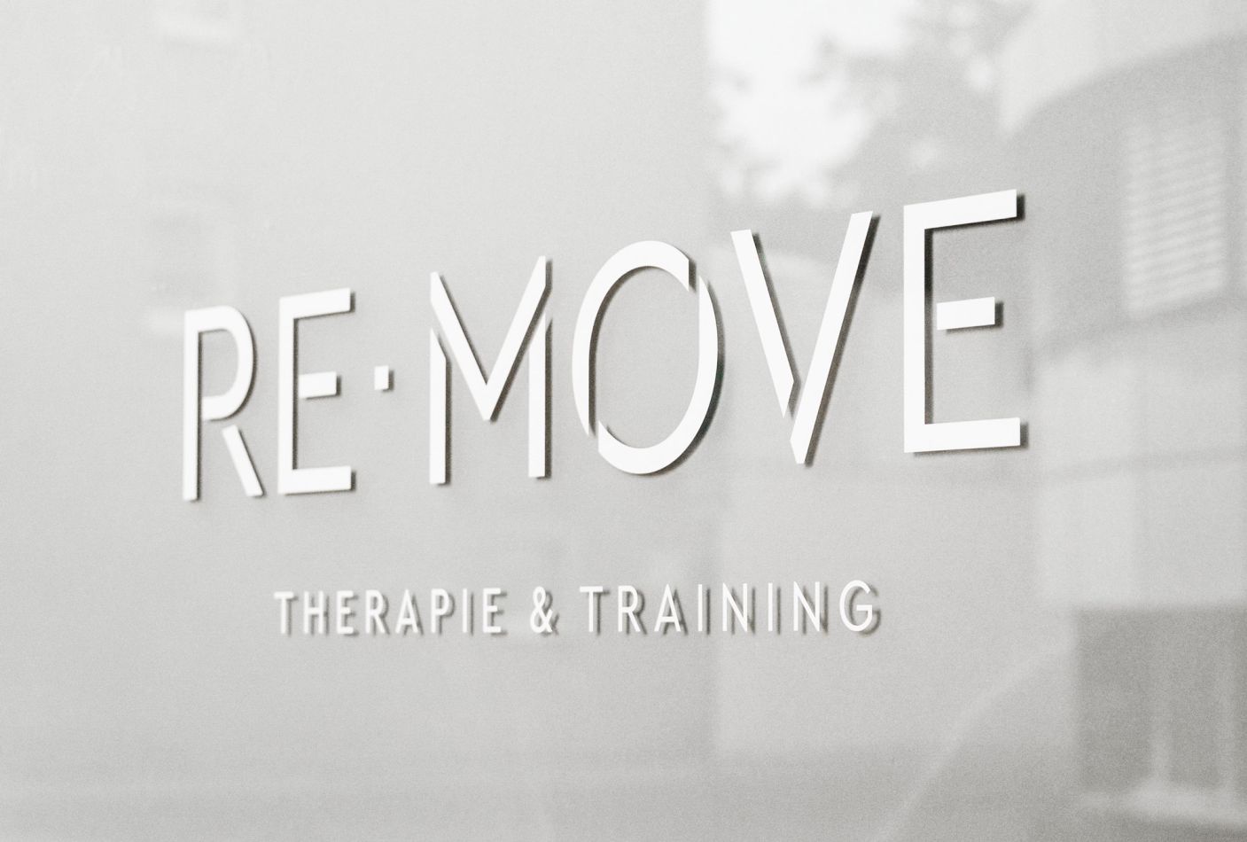 About-Emotions_Marken-Designagentur_Recklinghausen-Move_Project-Main_Fensterbeschriftung_Wide_001