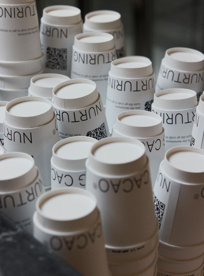 About-Emotions_Marken-Designagentur_Nurturing-Cacao_Project-BTS_Photo-9_High_001