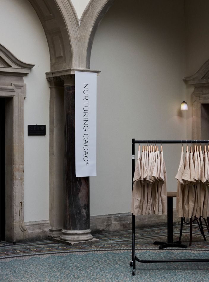 About-Emotions_Marken-Designagentur_Nurturing-Cacao_Project-BTS_Photo-1_High_001