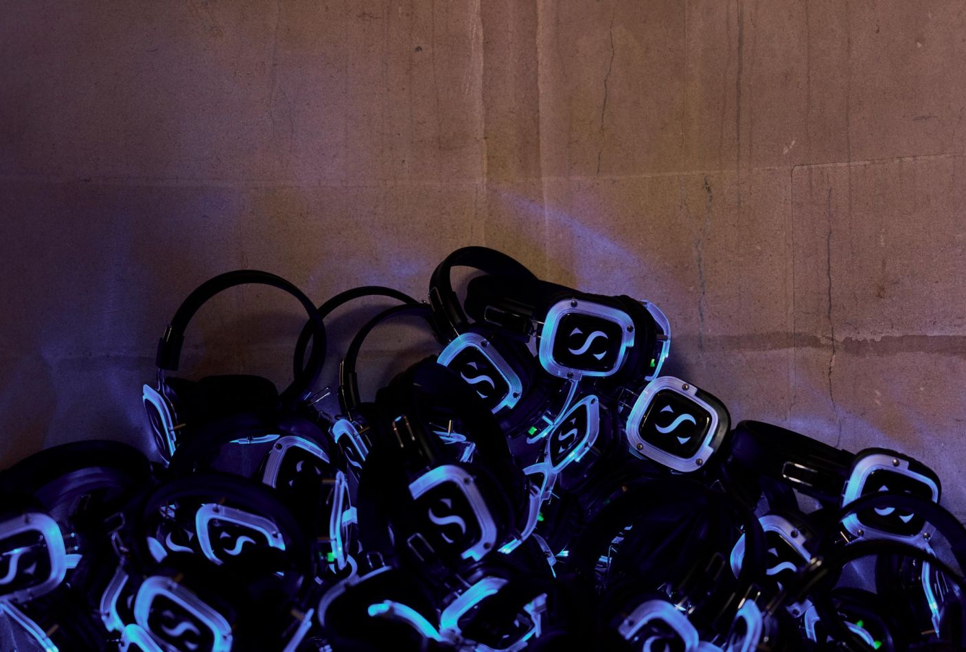 About-Emotions_Marken-Designagentur_Nurturing-Cacao_Project-BTS_Photo-11_High_001